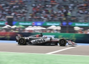 爱游戏在线-红牛车队碾压哈斯车队，勒克莱尔点燃赛场