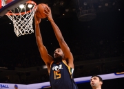 爱游戏网页版-勇士鏖战四川队，福克斯惊艳四座