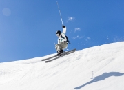 爱游戏网页版-当紫禁城遇见绿茵，北京队对阵凯尔特人，东契奇高光时刻的跨界启示