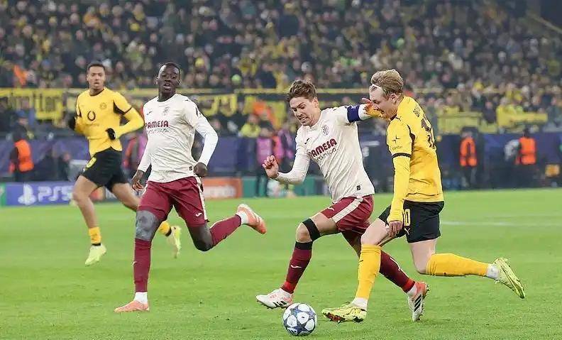 那不勒斯逆转勒沃库森,福登扛起全队 那不勒斯逆转勒沃库森,福登扛起全队