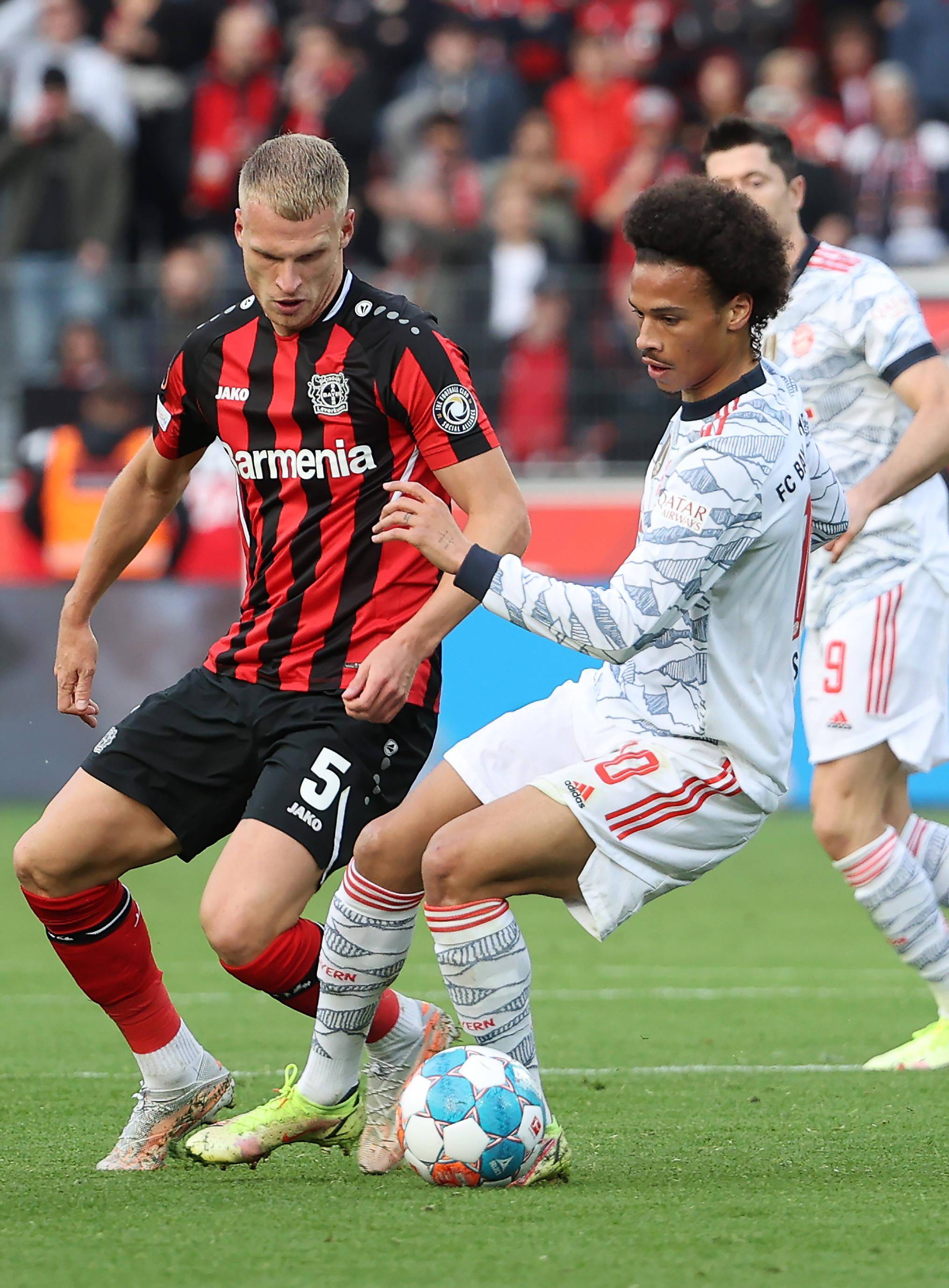 勒沃库森横扫土耳其，莱万惊艳四座