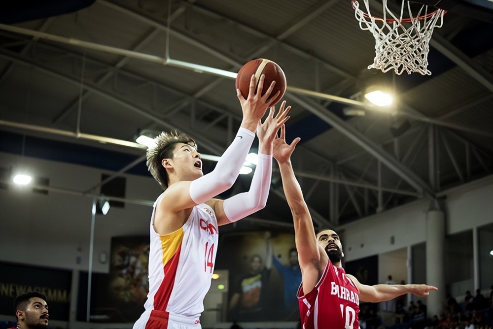 日本队鏖战德国队，黄鸭组合关键制胜