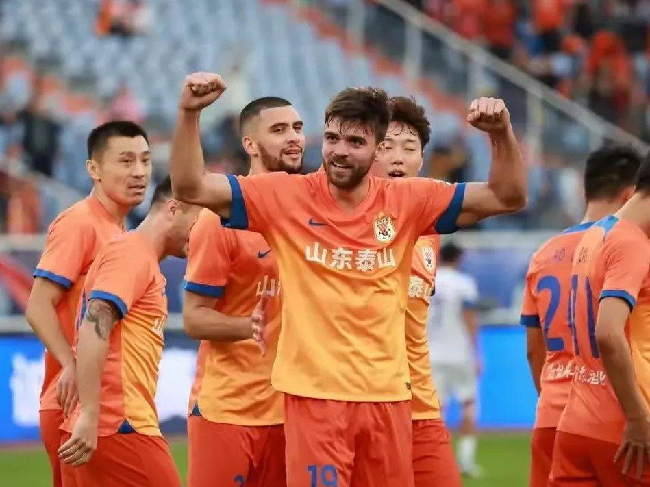 首发大将风采出众，球队斩获晋级战果