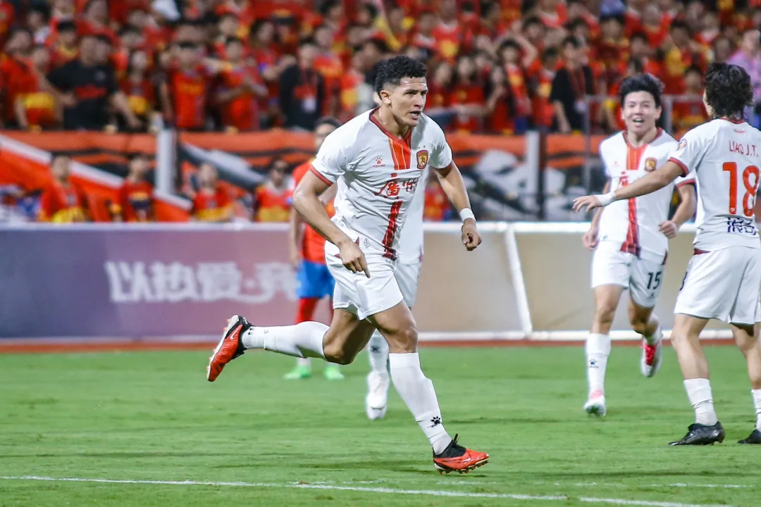 广西队在困难中求胜，紧追强队脚步