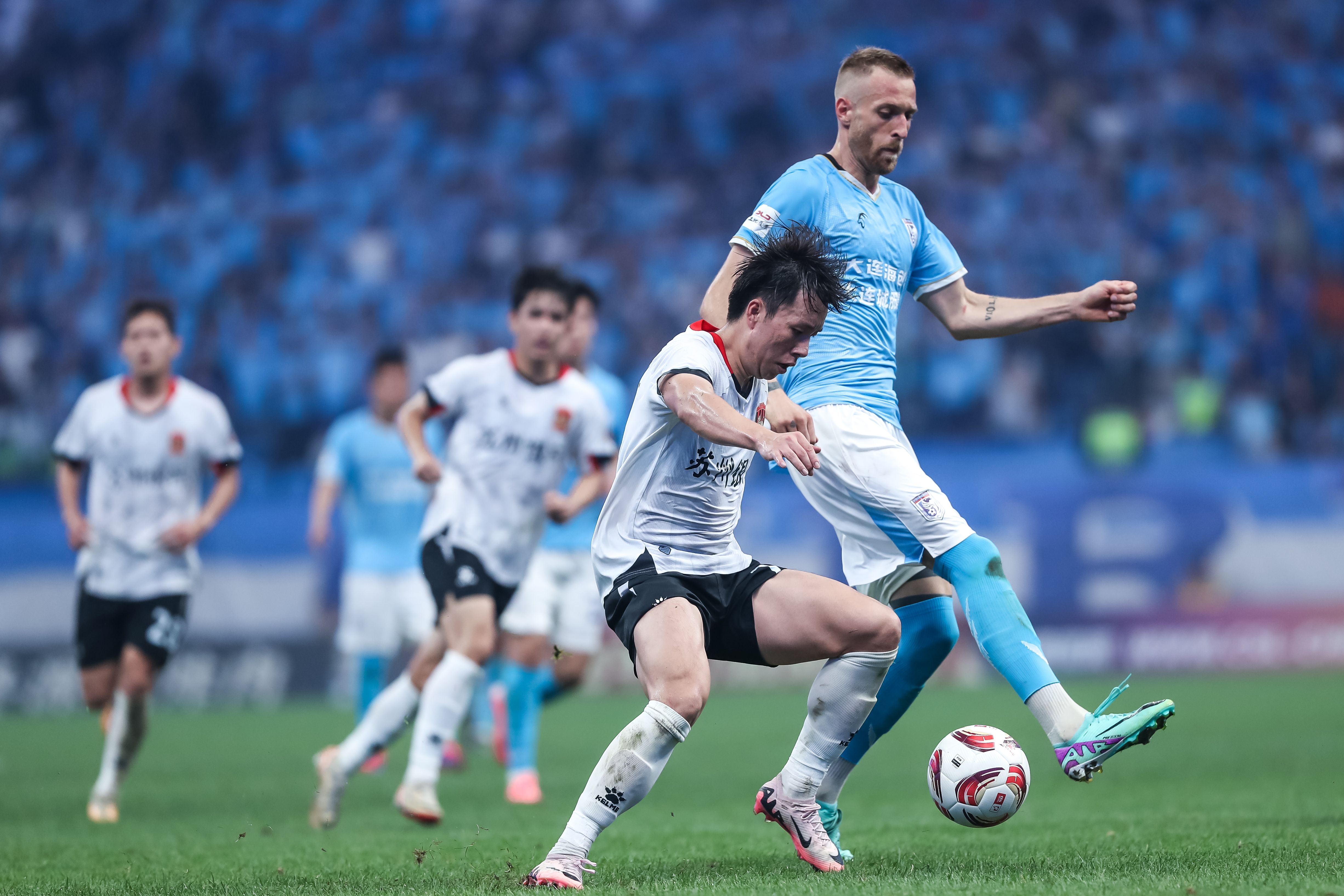 球队整体实力强劲，进攻节奏如潮