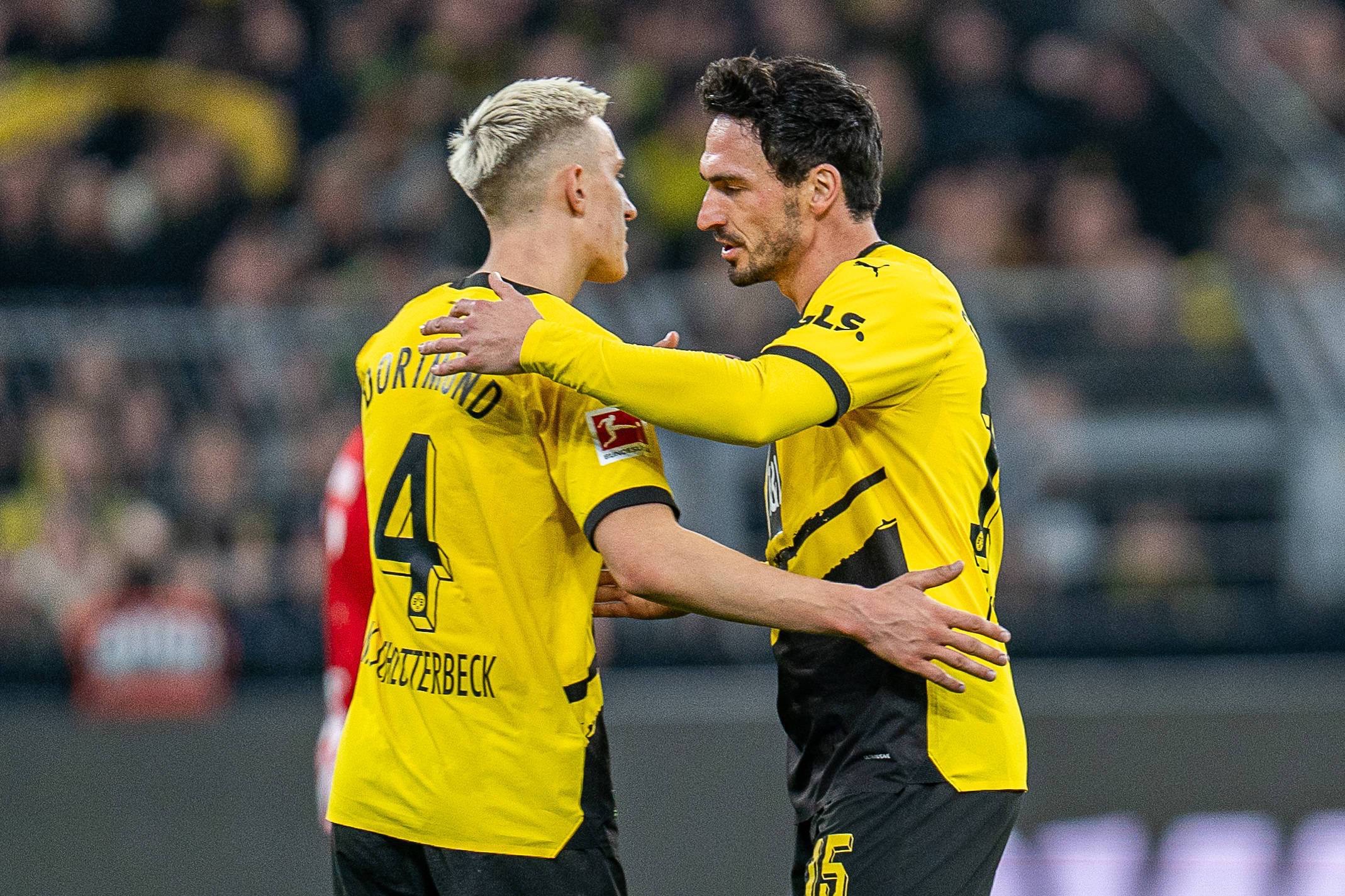 多特蒙德横扫韩国，阿什拉夫惊艳四座