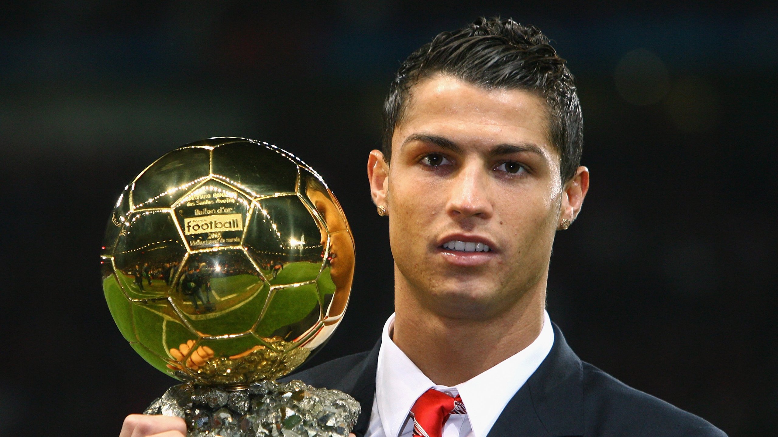 巴黎对阵尼斯，当梅西的舞步遇见C罗的利刃，全场最佳无争议